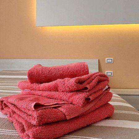 Casa Daura - Your Comfortable Apartment In Bologna - Parking Buitenkant foto