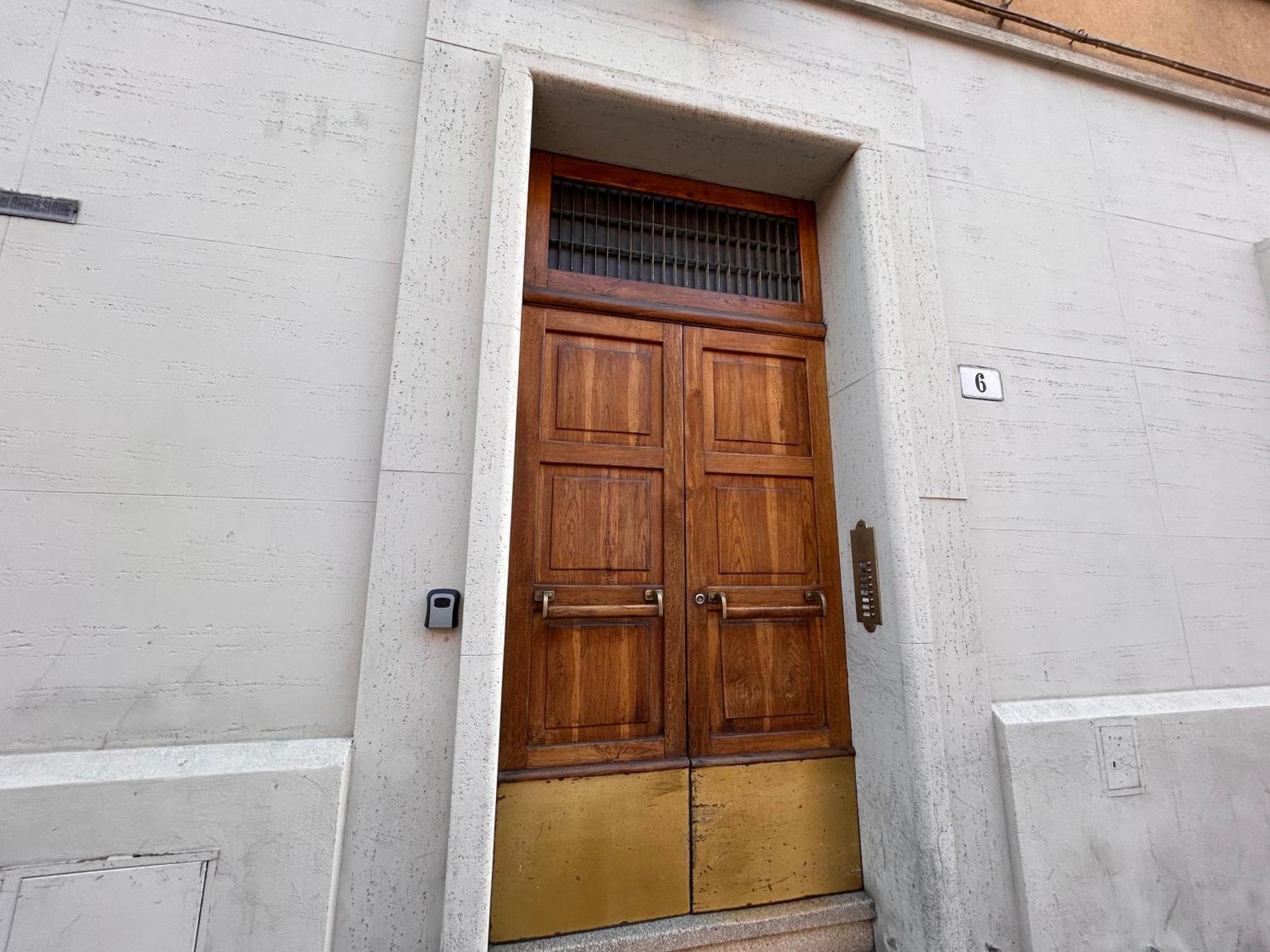 Casa Daura - Your Comfortable Apartment In Bologna - Parking Buitenkant foto